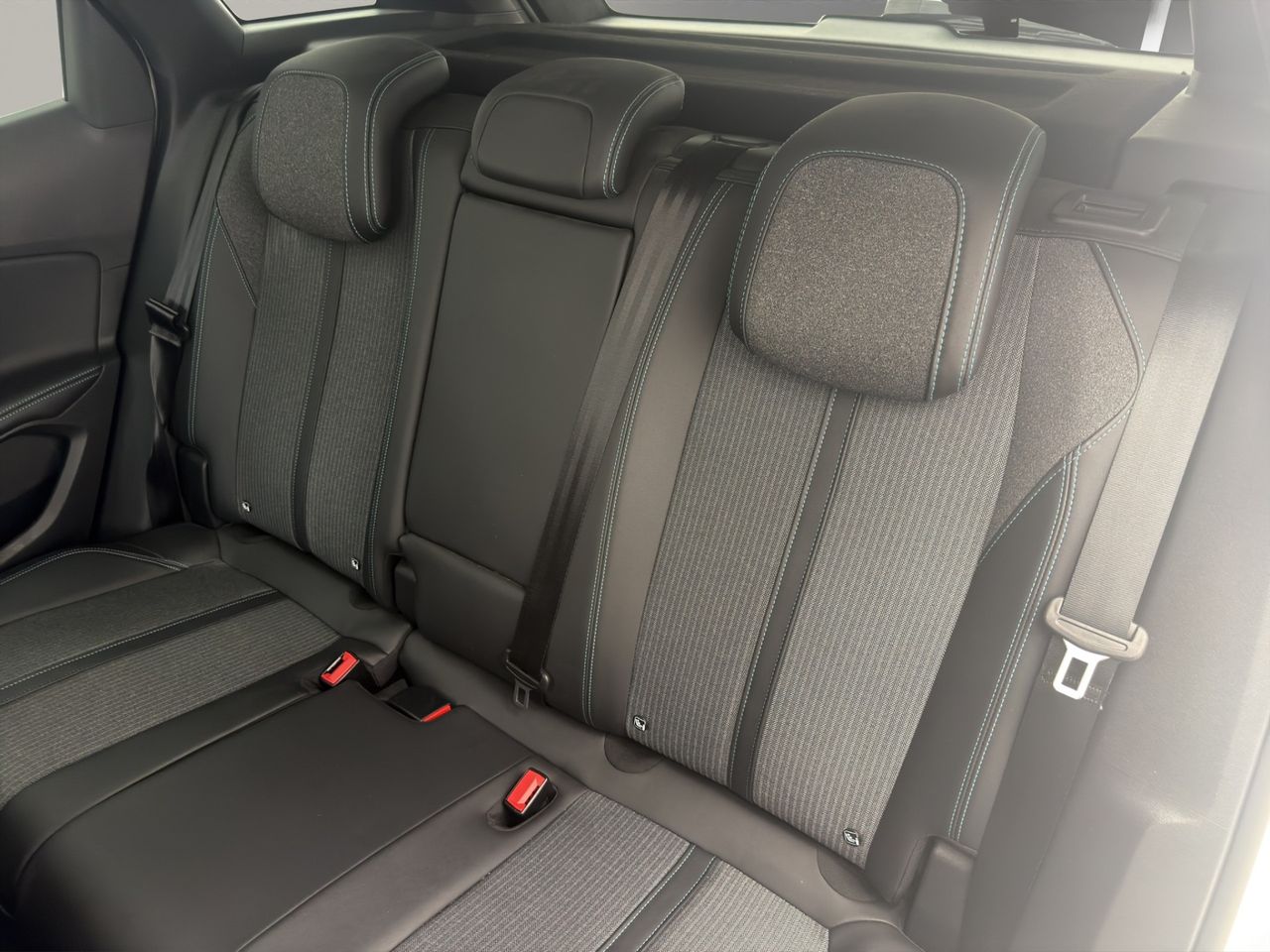 Peugeot 3008 1.5 BlueHDi 130 CV S&S Allure Pack EAT8 - Foto 15