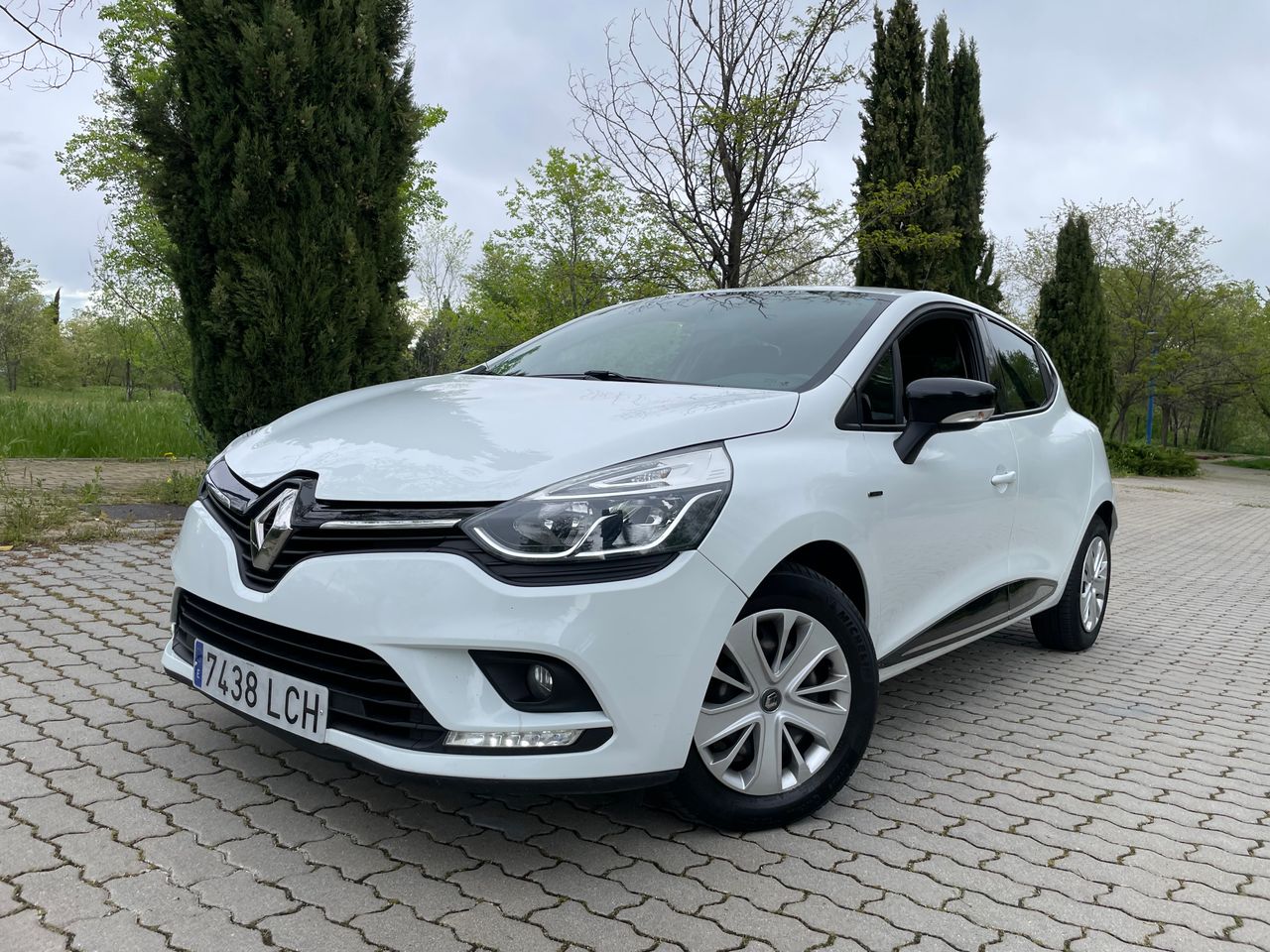 Kia ceed 2025 con 7 anos de garantia  de segunda mano - renault clio 2020 /