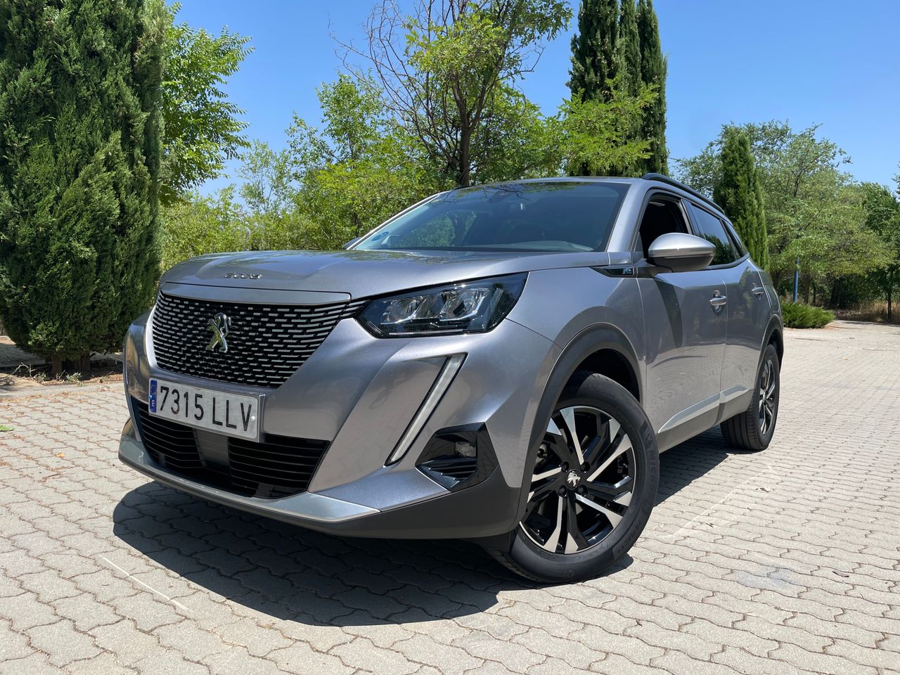 peugeot e-2008 2021 /