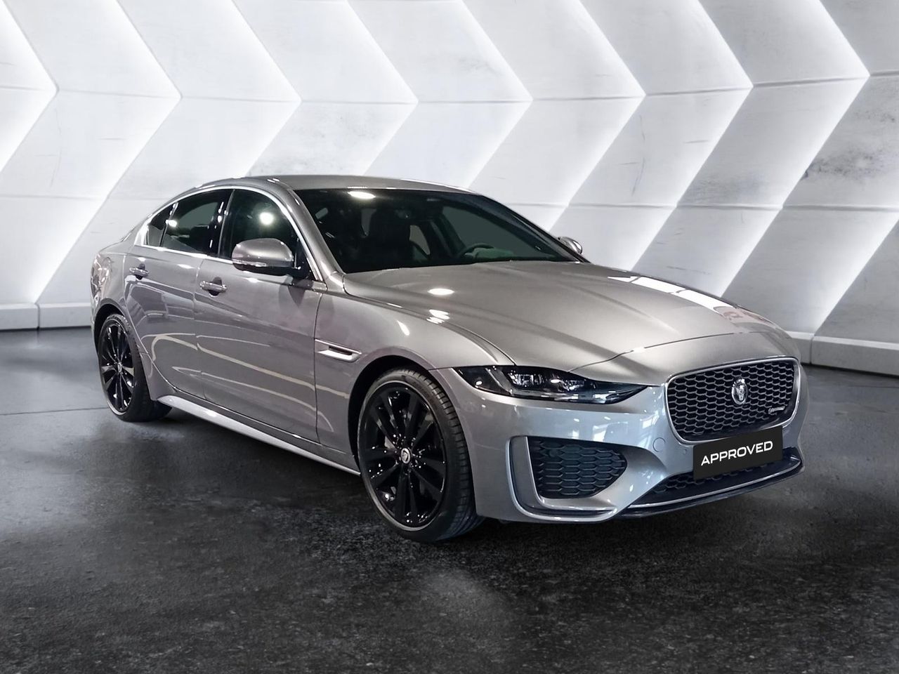 jaguar xe 2024 / foto grande (2)
