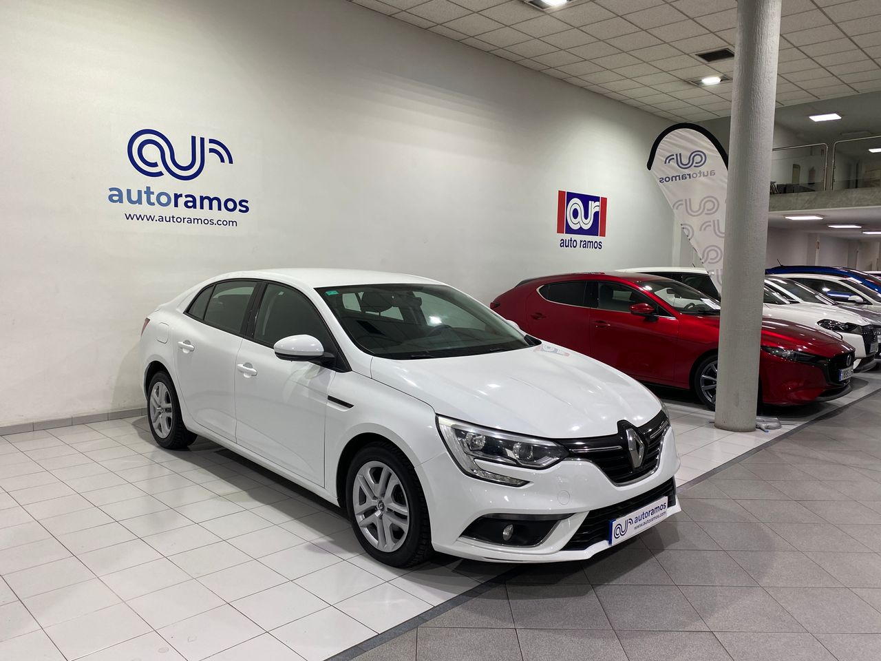 renault megane sedan 2021 / foto grande (3)