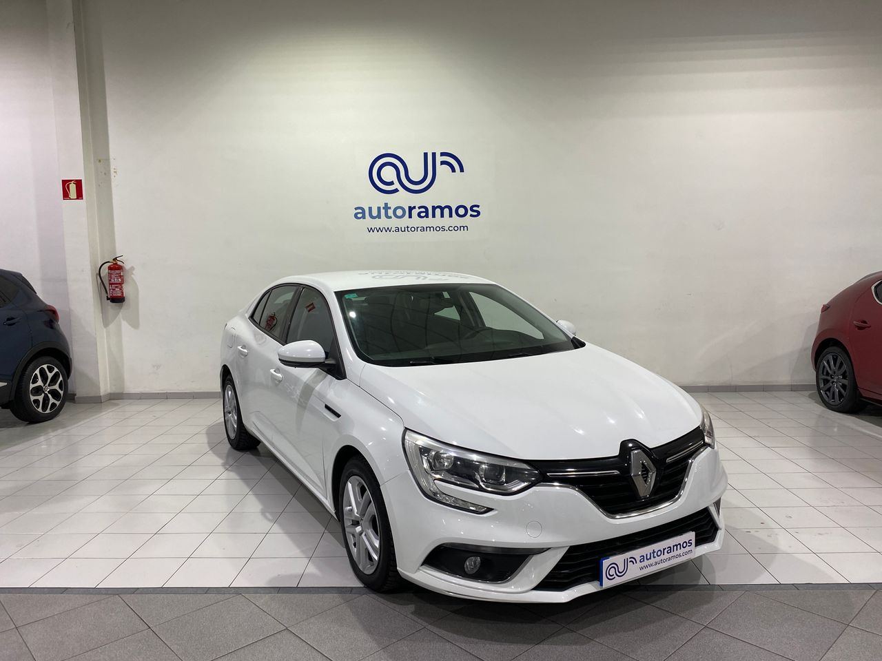 Renault captur 5 puertas  de segunda mano - renault megane sedan 2021 /