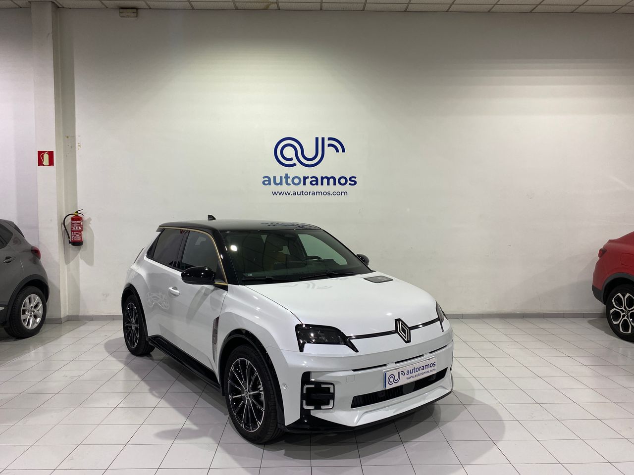 Foto renault 5 e-tech 2024 /