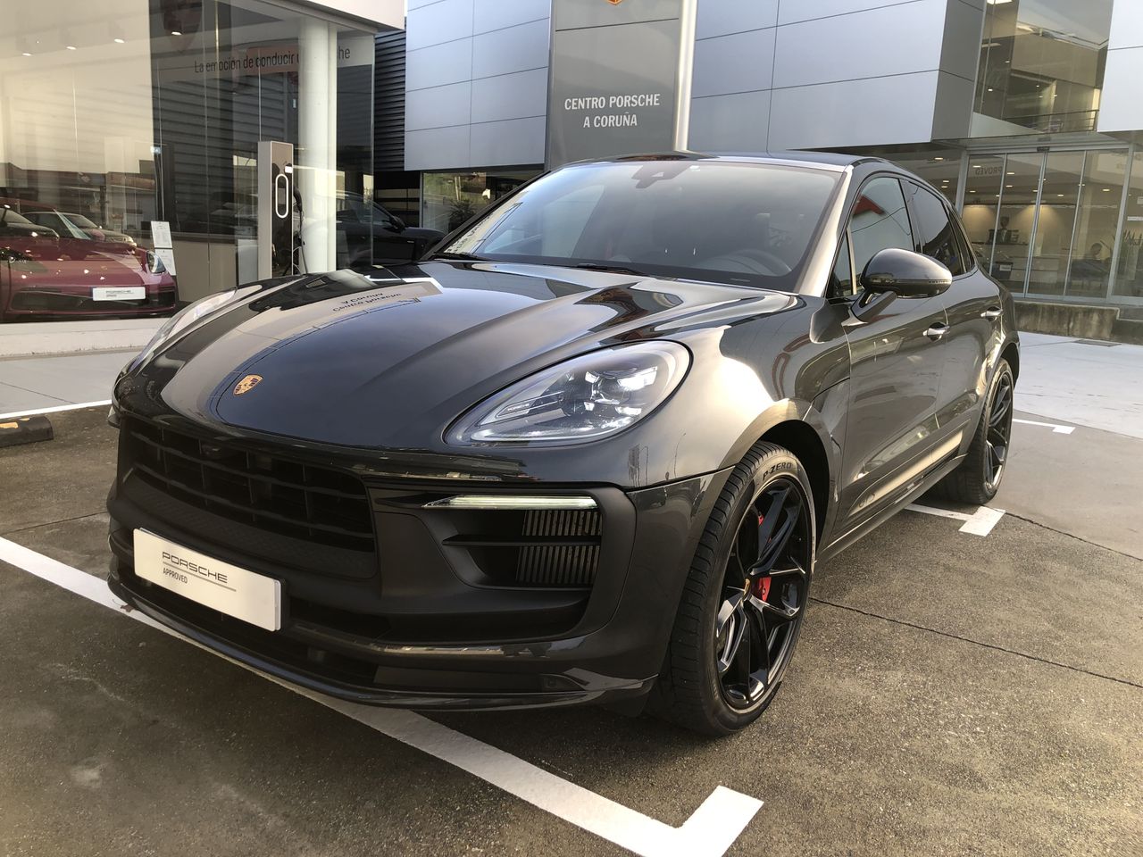 porsche macan 2024 /