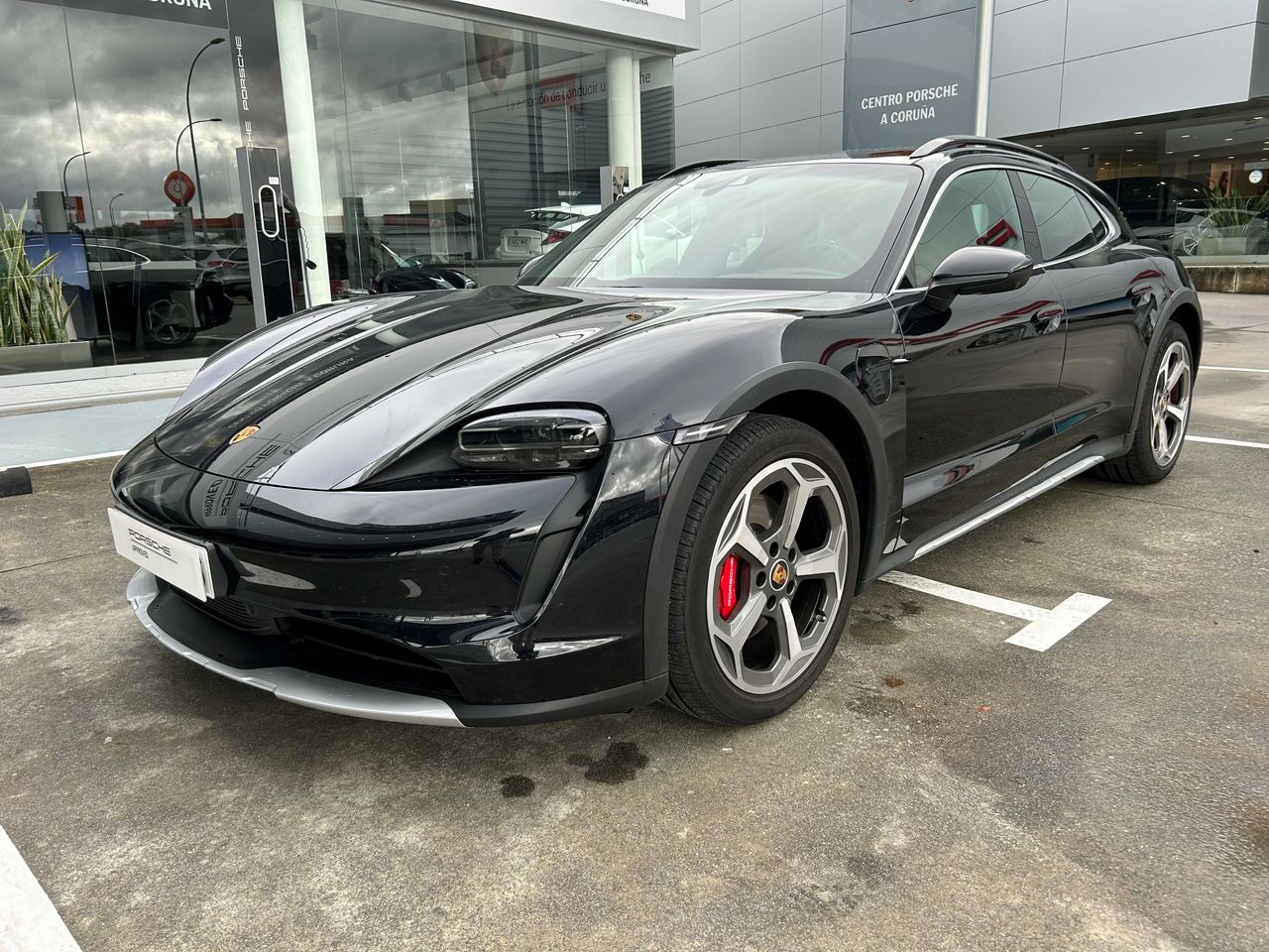 porsche taycan 2023 /