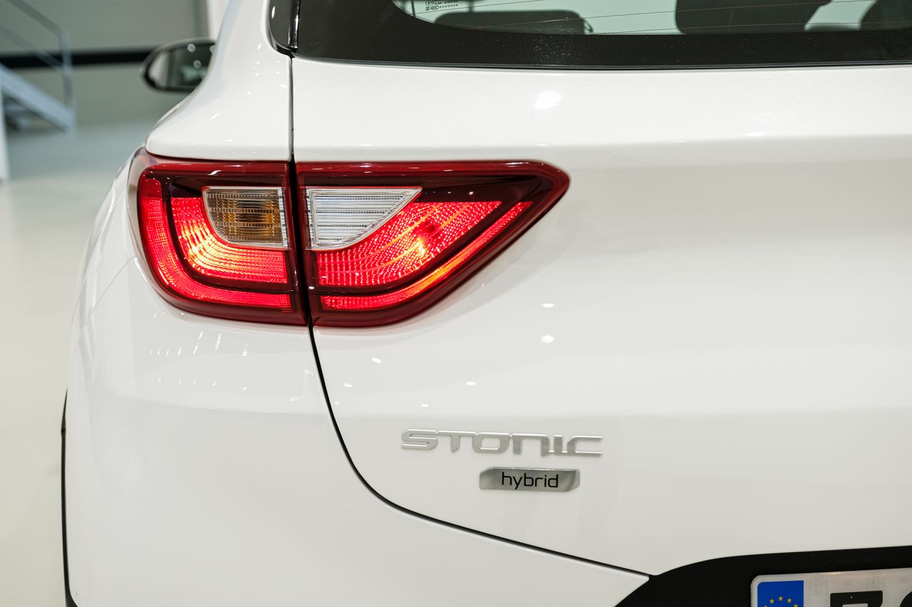 kia stonic 2024 / foto grande (3)