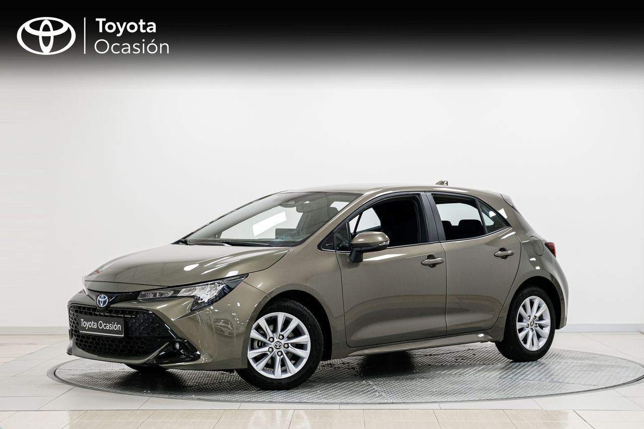Boxes para caballos  de segunda mano - toyota corolla 2024 /