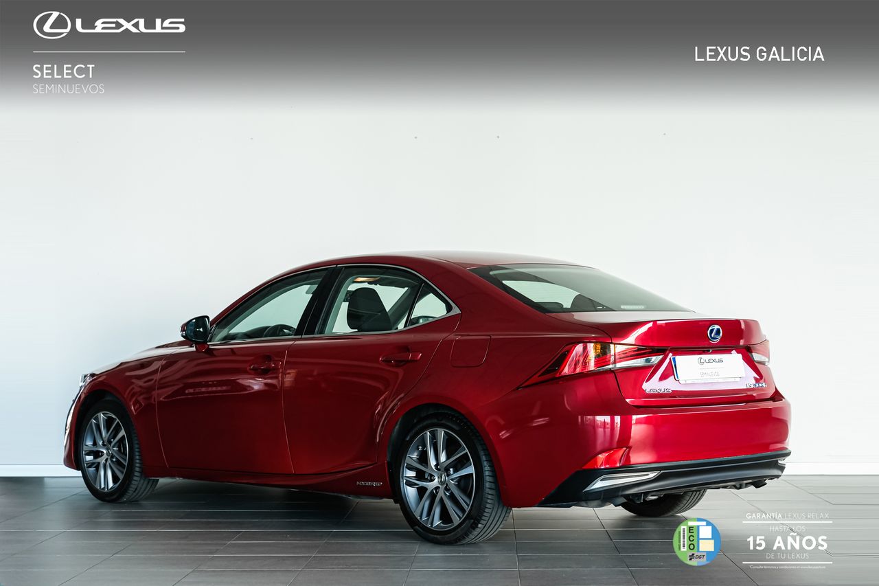 lexus is 2019 / foto grande (3)