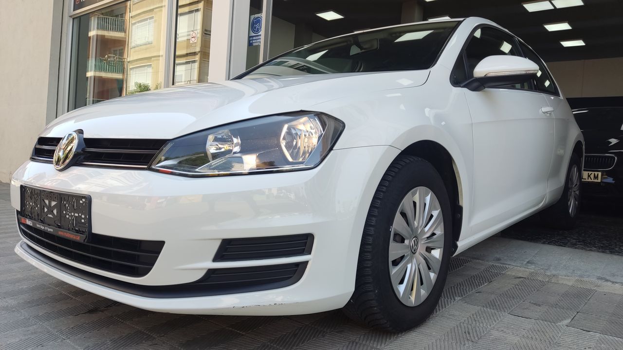 Volkswagen Golf ocasión segunda mano 2015 Gasolina por 12.900€ en Girona