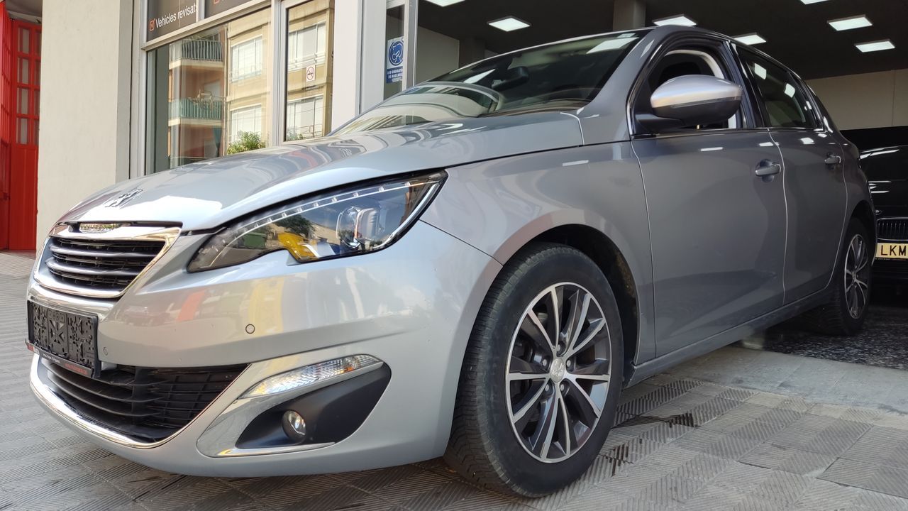 Peugeot 308 ocasión segunda mano 2015 Diésel por 13.900€ en Girona