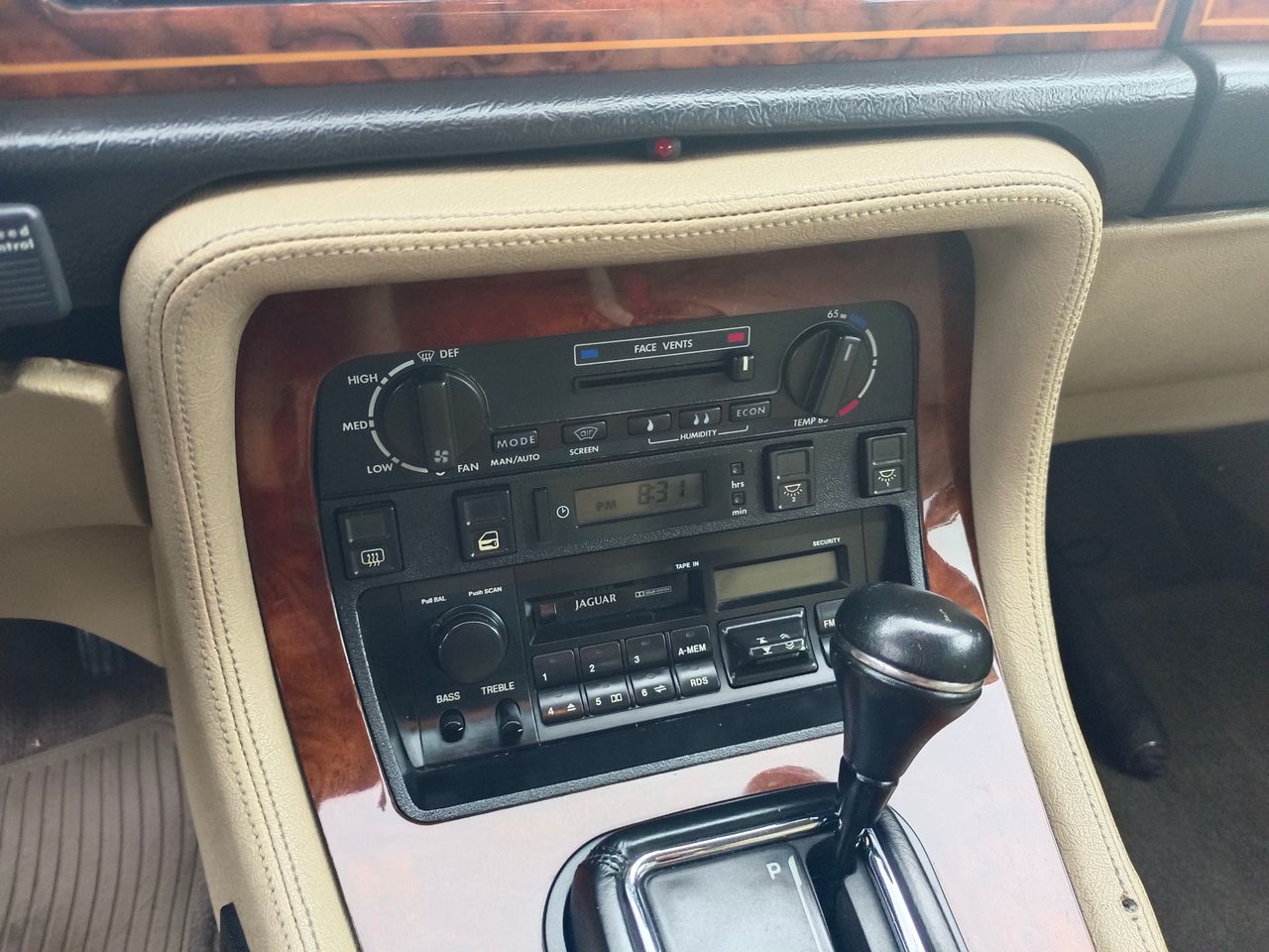 Jaguar XJ SOVERING 4.0 V6 234cv OFERTA AUTOMOBILE`25   VEHÍCULO EN CESIÓN DE VENTA. - Foto 8