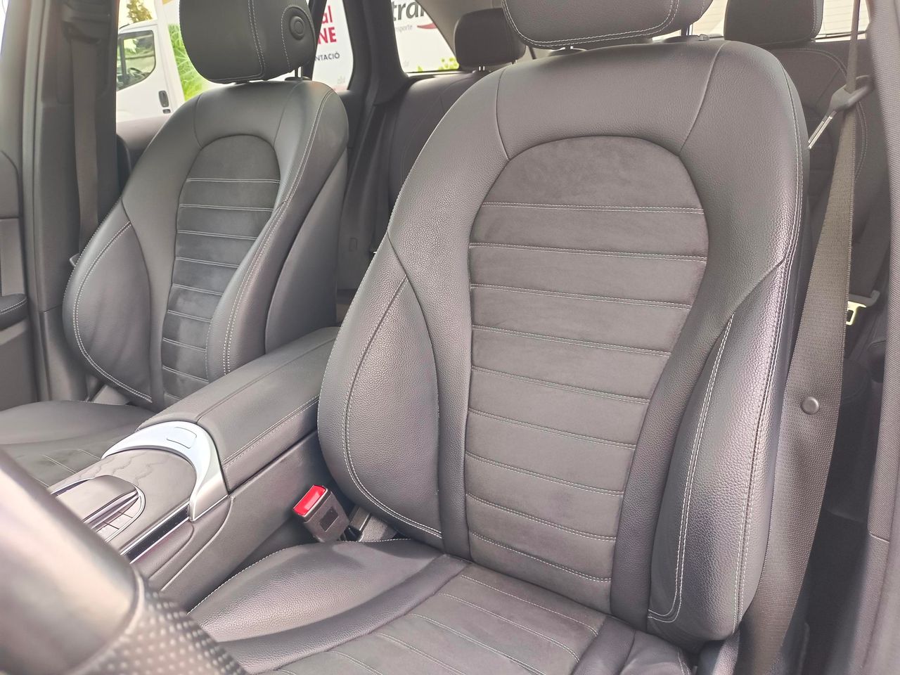 Mercedes Clase GLC 300de 4MATIC 195cv AMG LINE  - Foto 17