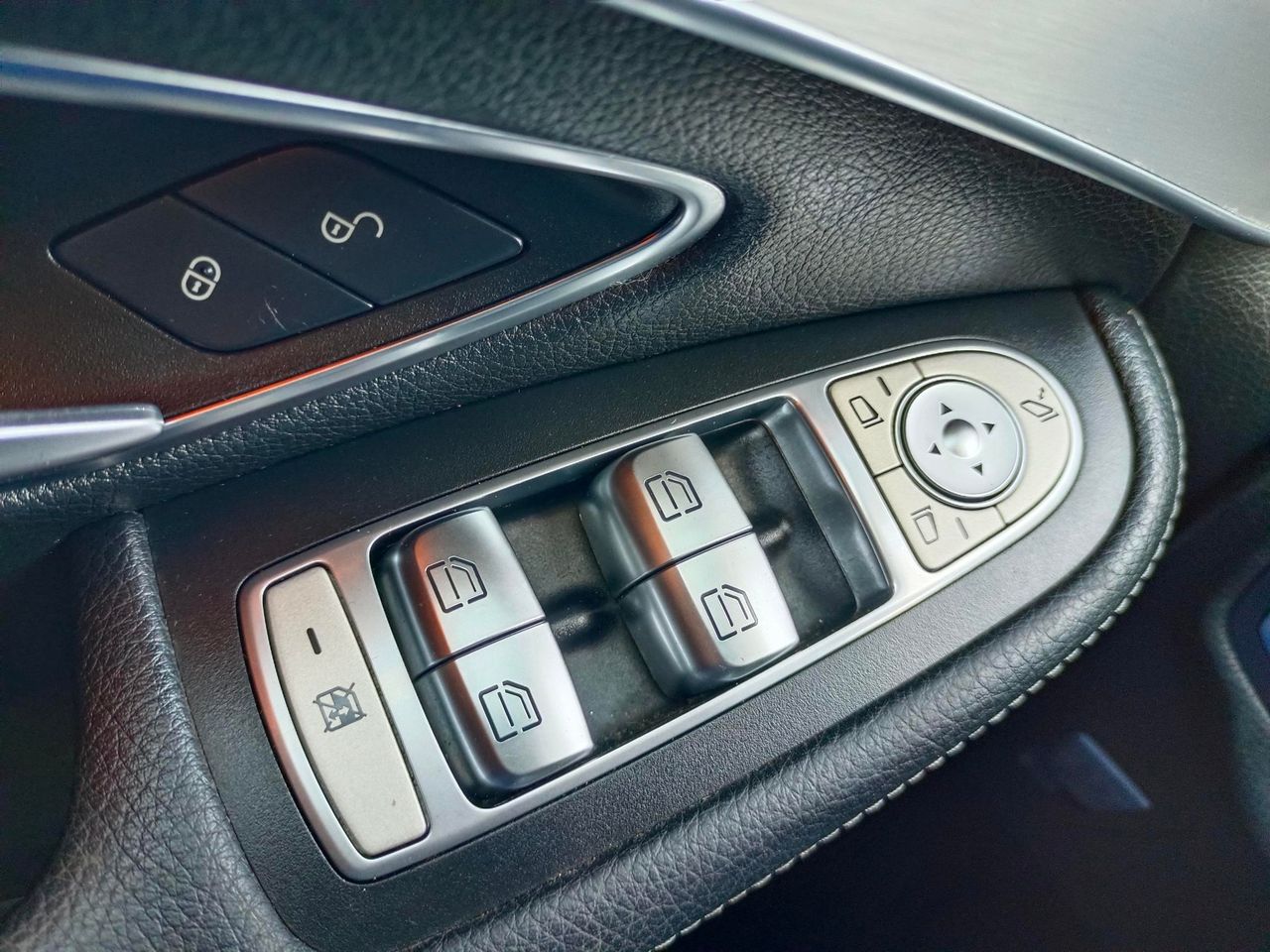 Mercedes Clase GLC 220d 7-TRONIC 4MATIC - Foto 17