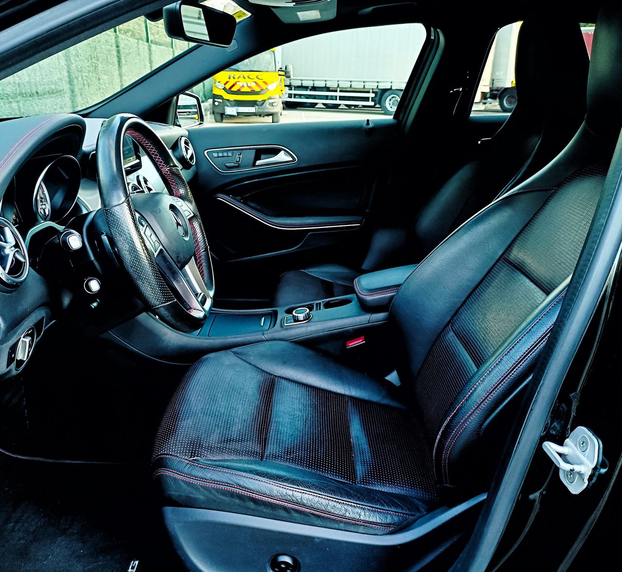 Mercedes GLA 220 CDI 4MATIC AMG LINE - Foto 17