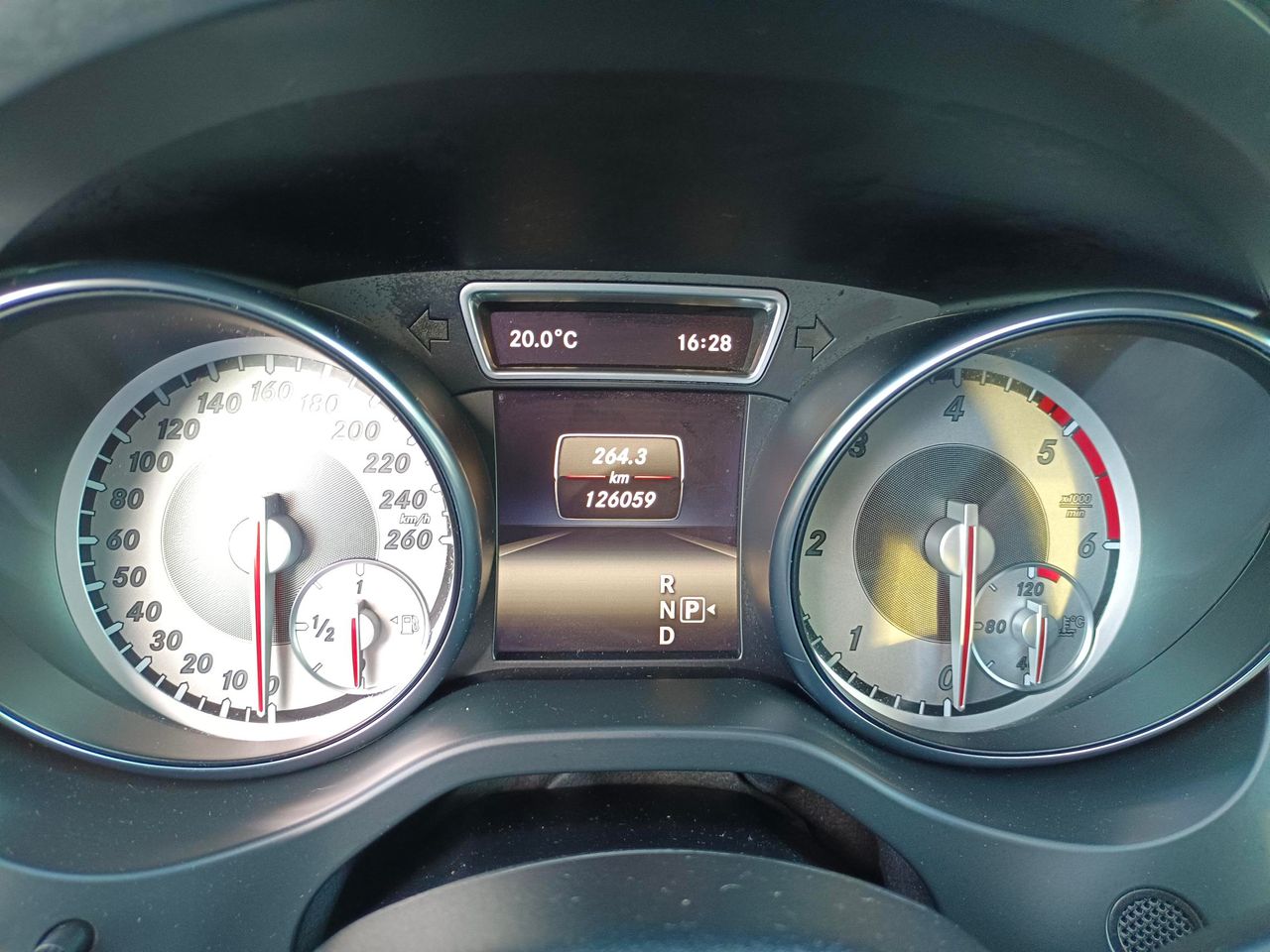 Mercedes GLA 220 CDI 4MATIC AMG LINE - Foto 6