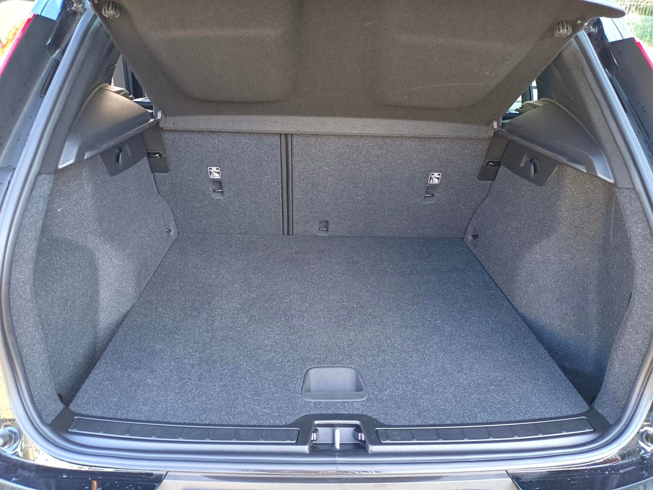 Volvo XC40 2.0 D3 Auto - Foto 11