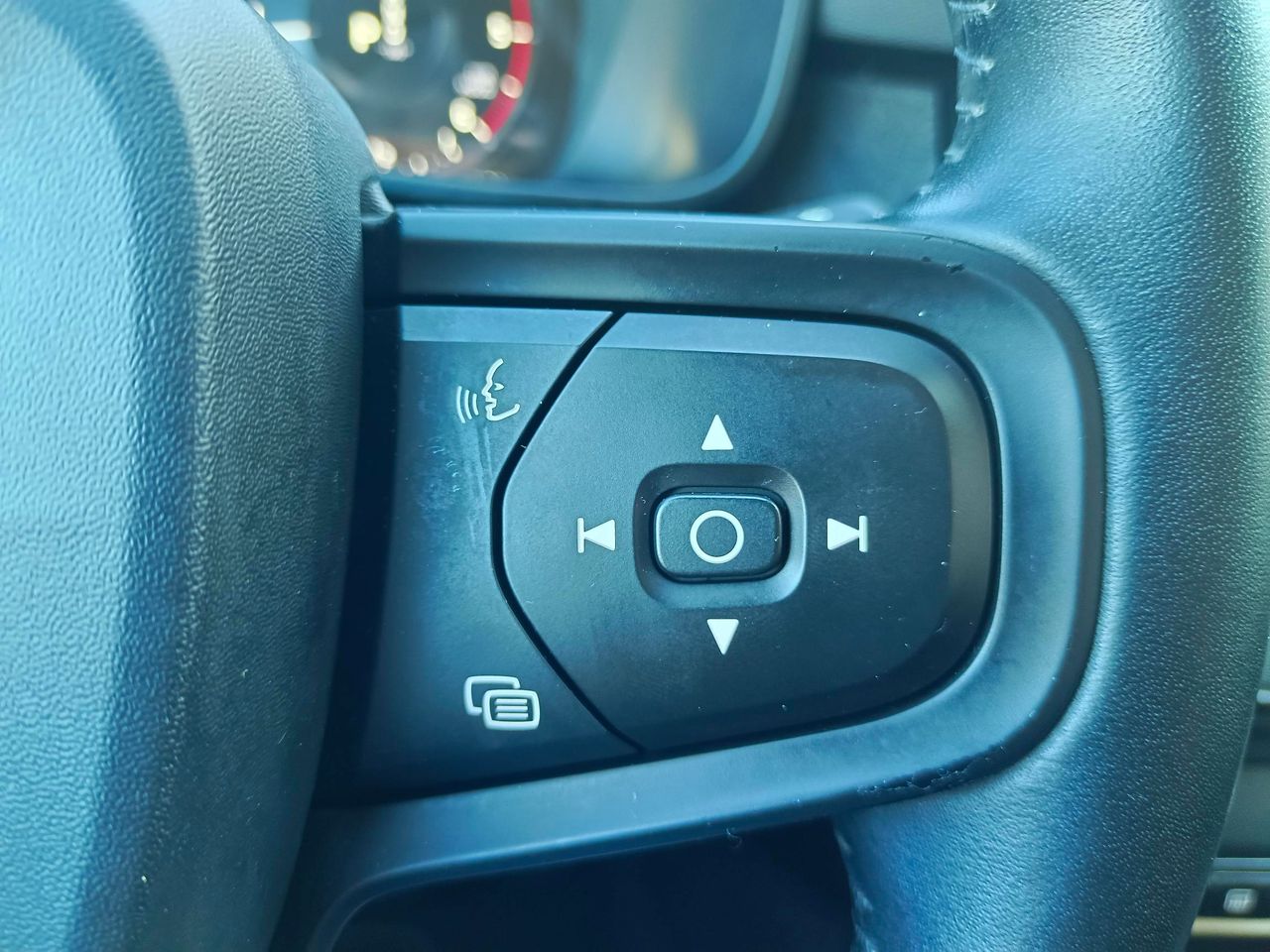 Volvo XC40 2.0 D3 Auto - Foto 22