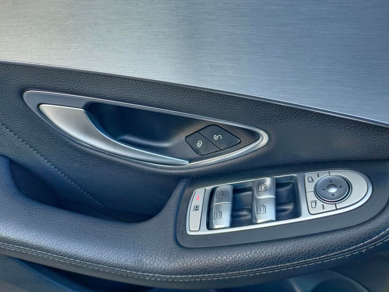 Mercedes Clase C 350e ESTATE AMG LINE - Foto 10