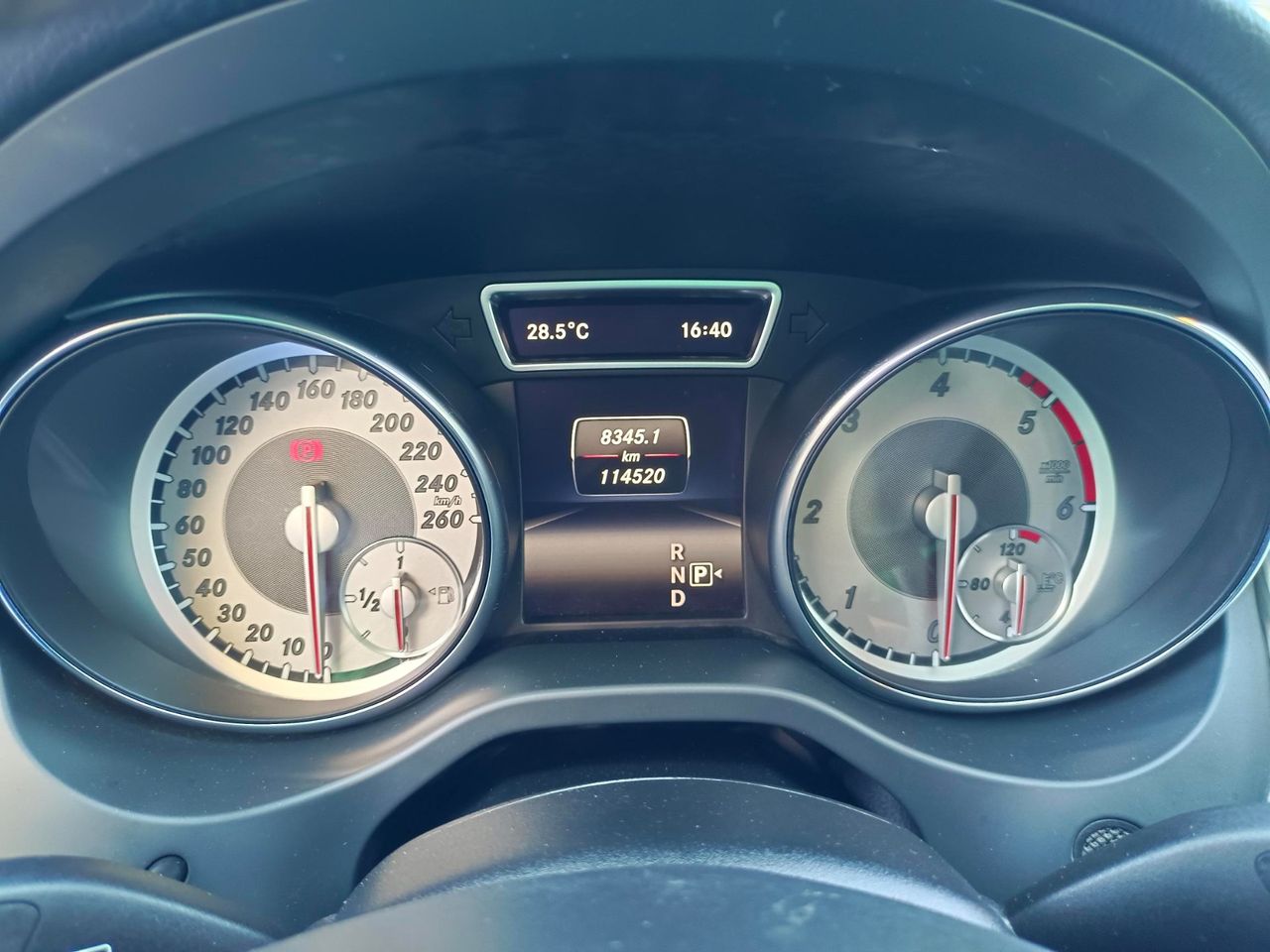 Mercedes GLA 220 CDI 7G-DCT - Foto 12