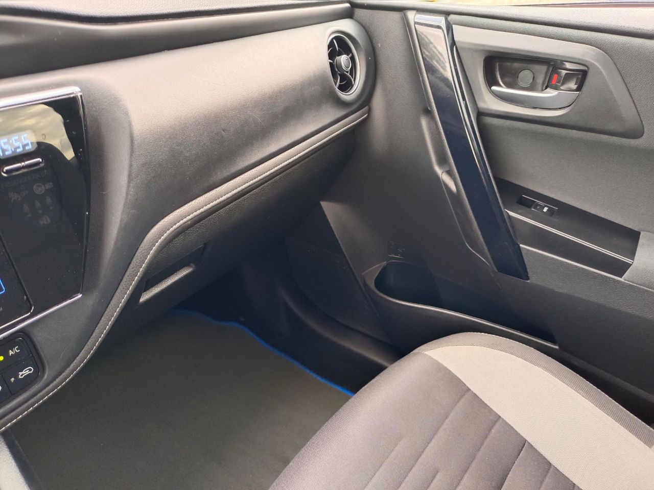 Toyota Auris Touring Sports 140H e-CVT Feel! - Foto 16