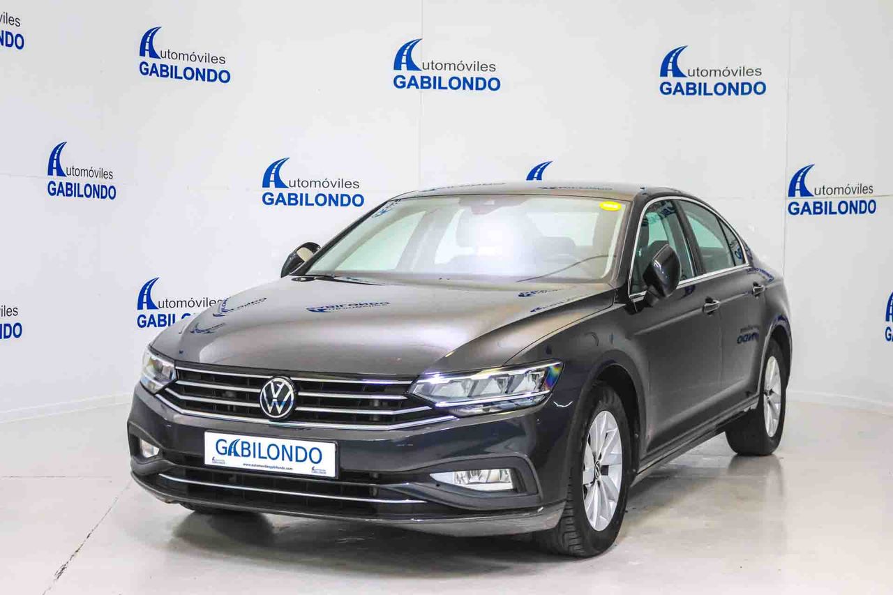 Foto volkswagen passat 2021 /