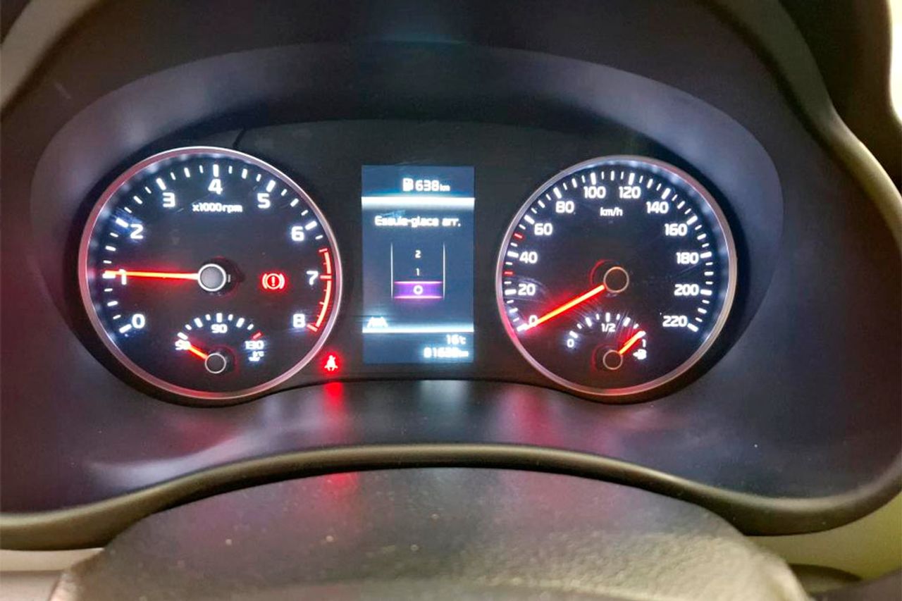 kia stonic 2022 / foto grande (3)