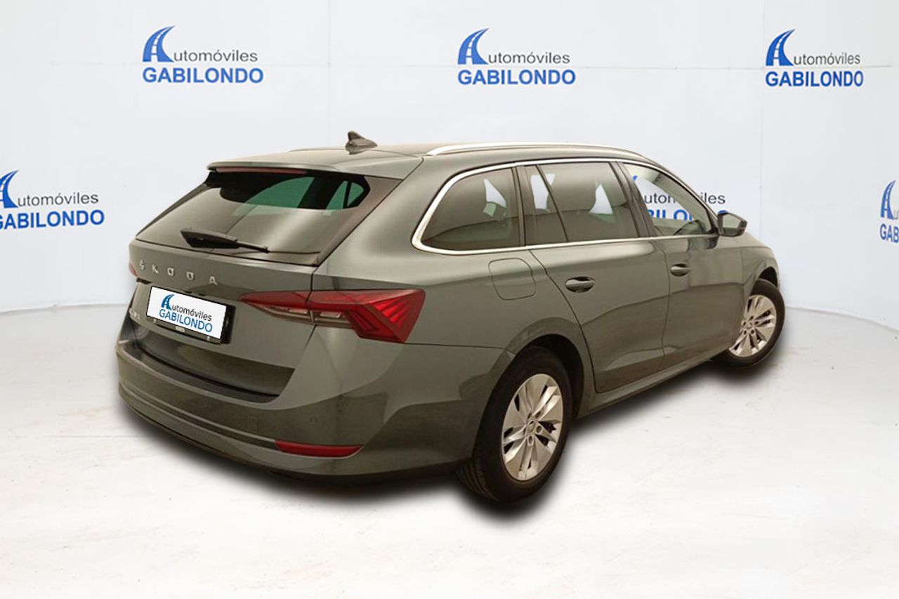 skoda octavia 2021 / foto grande (2)