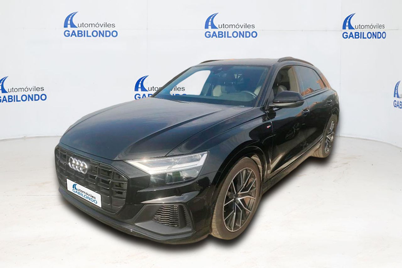 audi q8 2021 /
