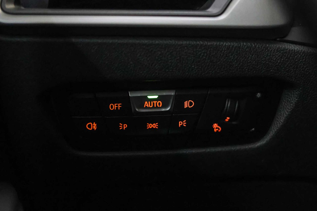 BMW Serie 3 318d Touring - Foto 32