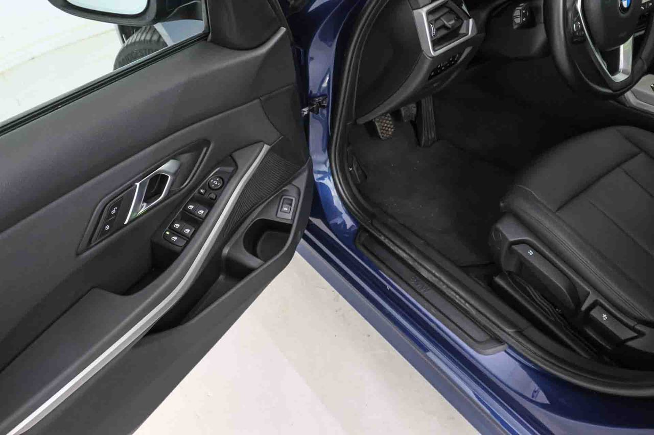 BMW Serie 3 318d Touring - Foto 30