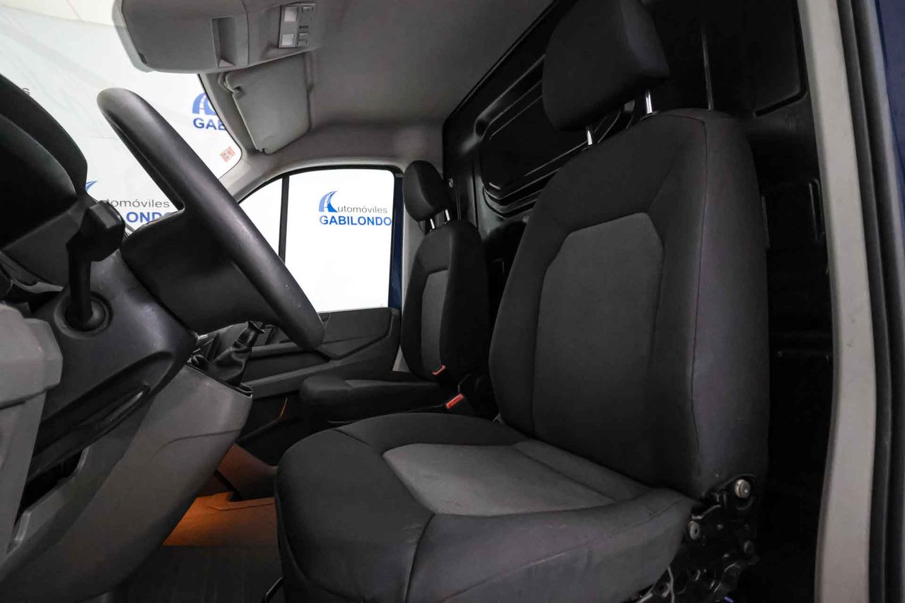 Volkswagen Crafter 30 Furgón BM 2.0 TDI L3H2  - Foto 27