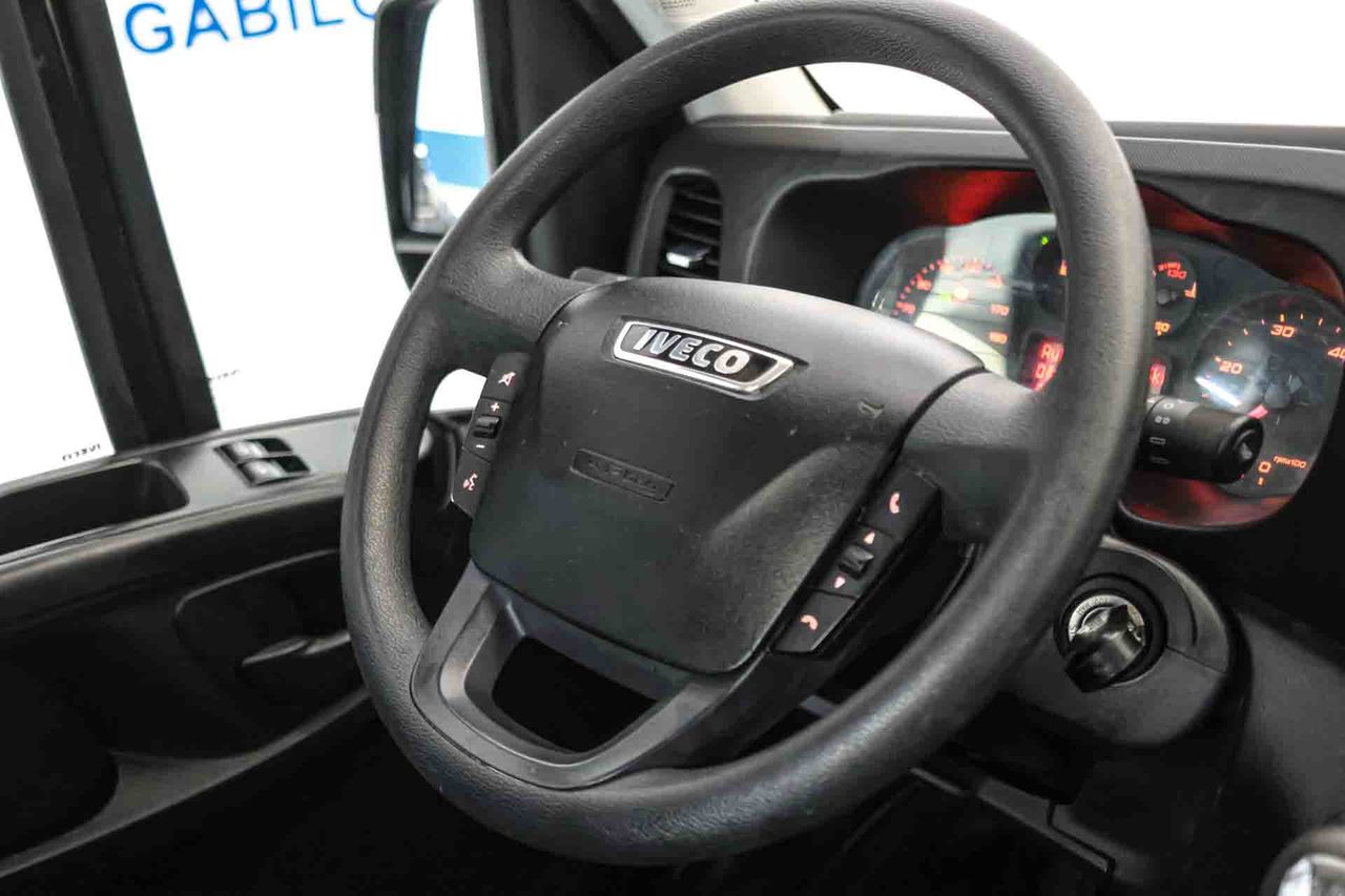 Iveco Daily 35S15 Chasis Cabina Simple  - Foto 25