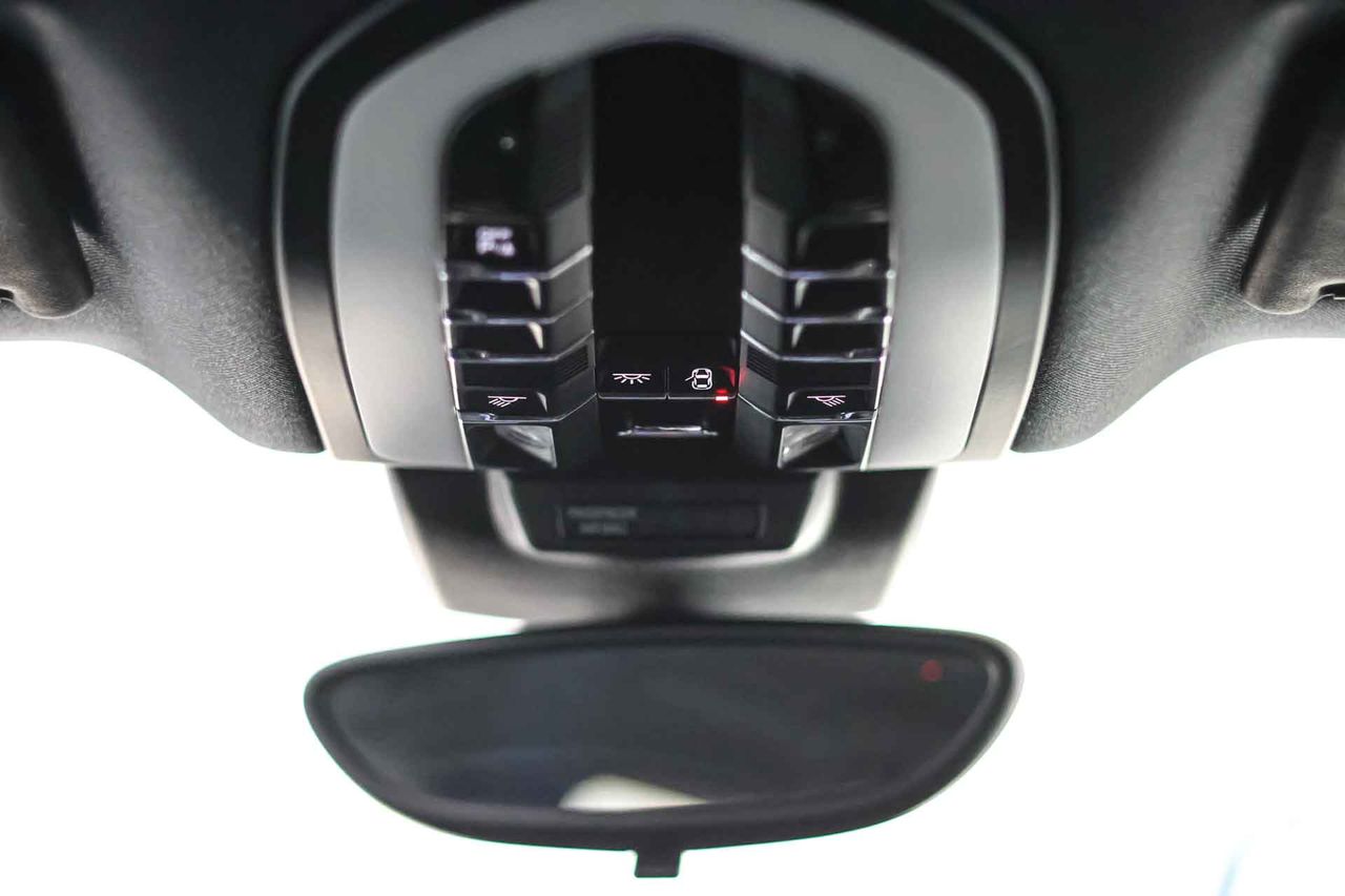 Porsche Macan - - Foto 53