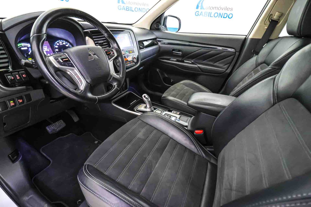 Mitsubishi Outlander 2.4 PHEV Motion Auto 4WD - Foto 31