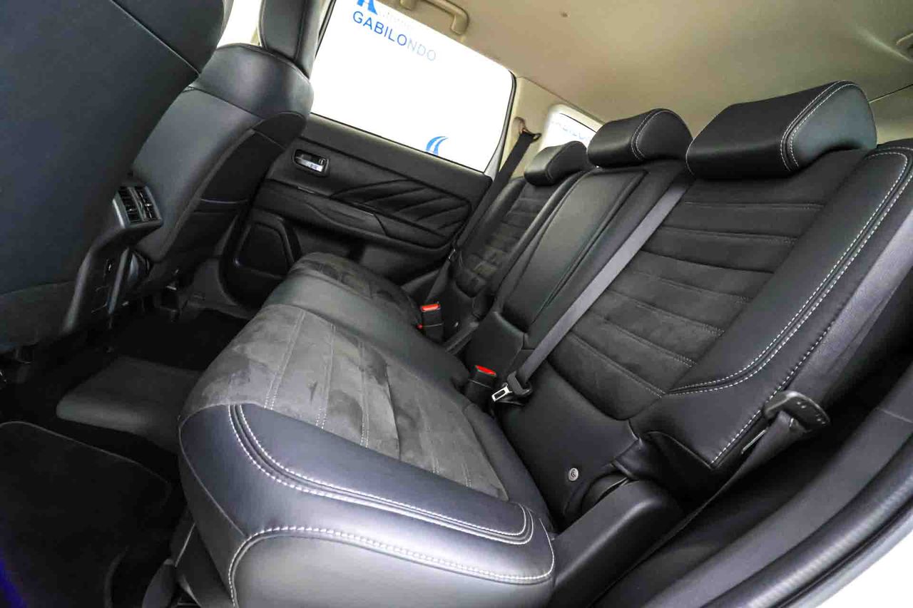 Mitsubishi Outlander 2.4 PHEV Motion Auto 4WD - Foto 48