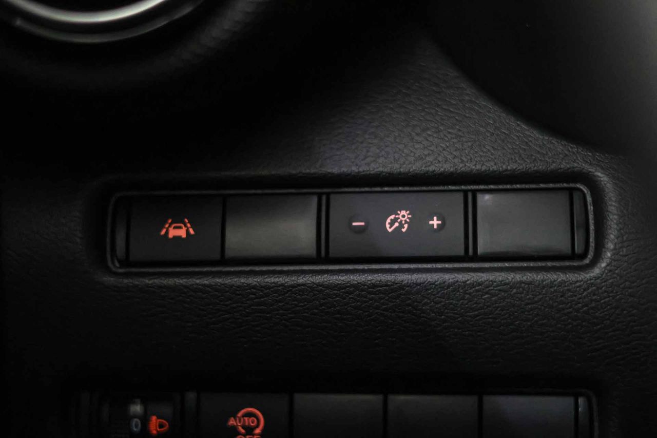 Nissan Juke DIG-T 84 kW (114 CV) 6M/T N-Connecta **Sólo 13.226 km** - Foto 37