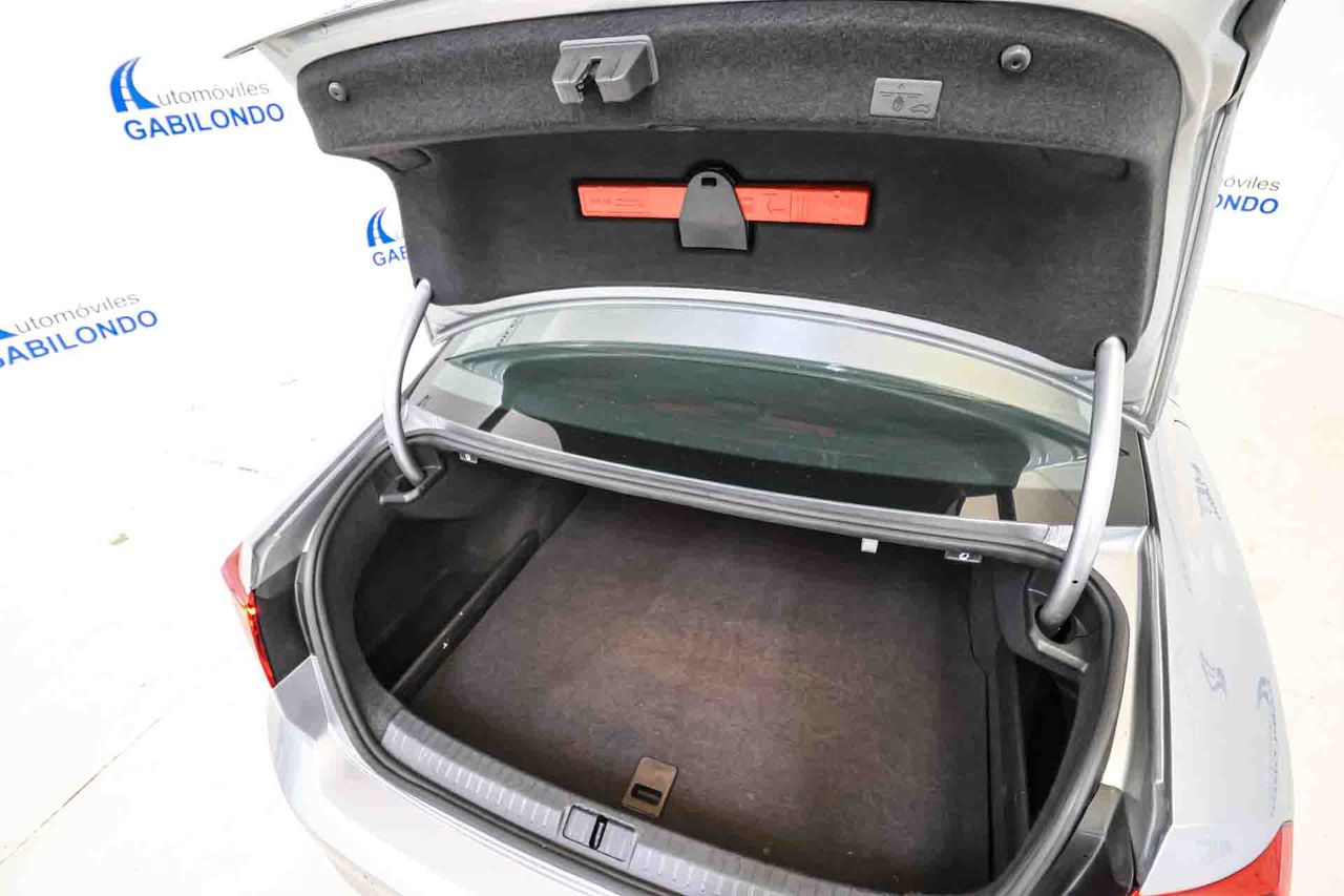 Volkswagen Passat 2.0 TDI 90kW (122CV) DSG - Foto 59