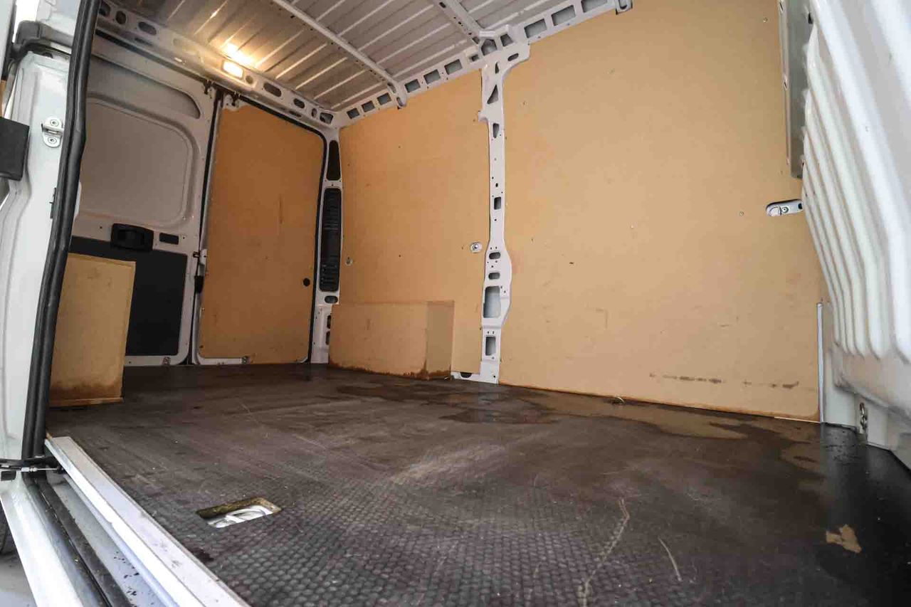 Fiat Ducato 35 L2H2 BlueHDI  - Foto 26