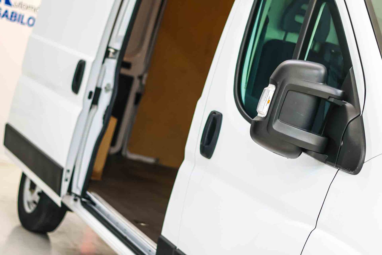 Fiat Ducato 35 L2H2 BlueHDI  - Foto 15