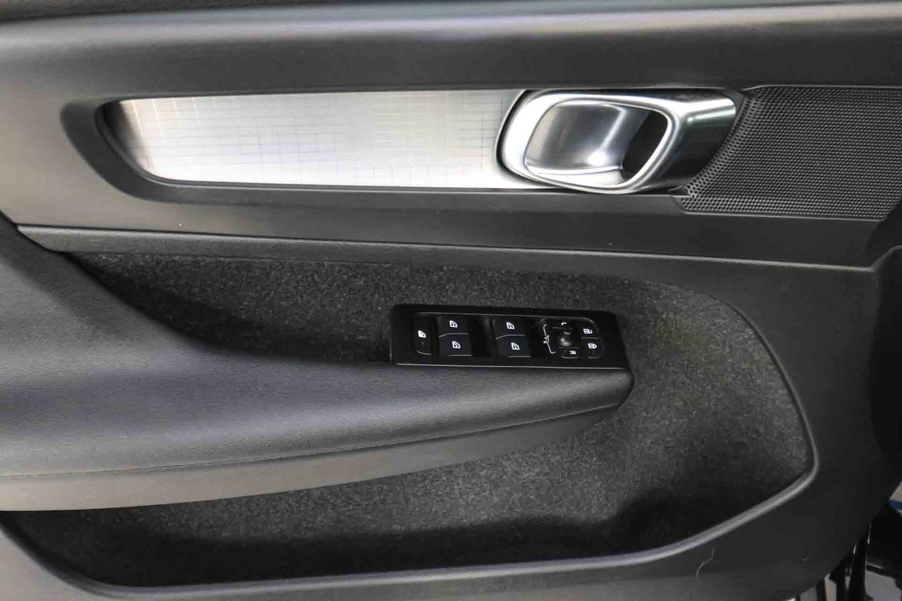 Volvo XC40 1.5 T4 Twin Recharge Inscription Auto - Foto 33