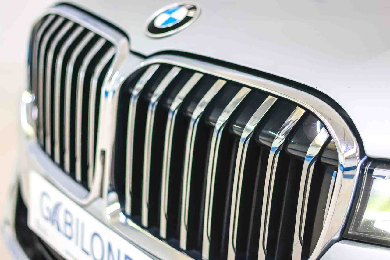 BMW Serie 7 745e - Foto 15