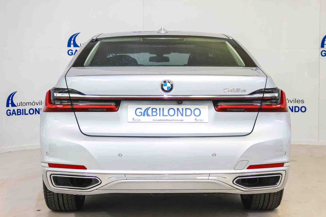 BMW Serie 7 745e - Foto 5
