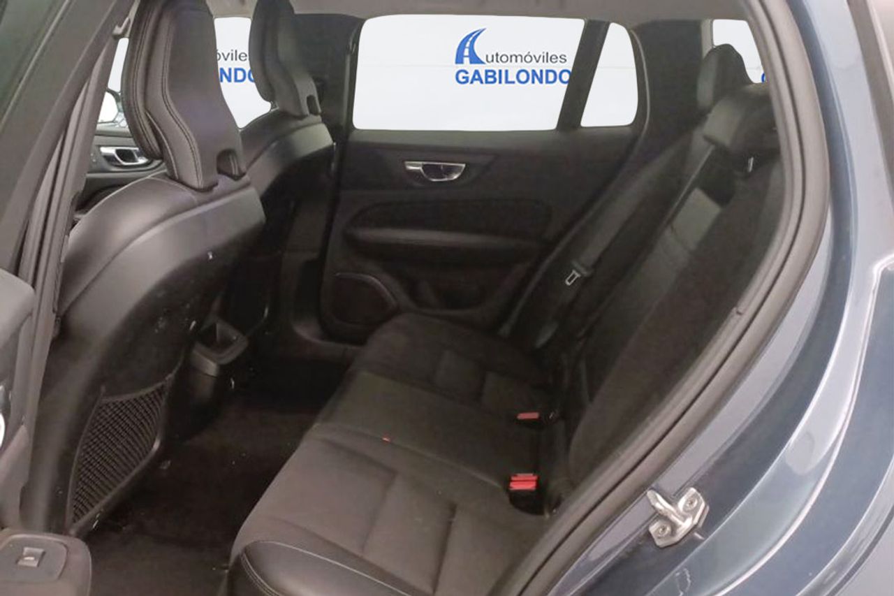 Volvo V60 2.0 D3 Momentum Pro Auto - Foto 7