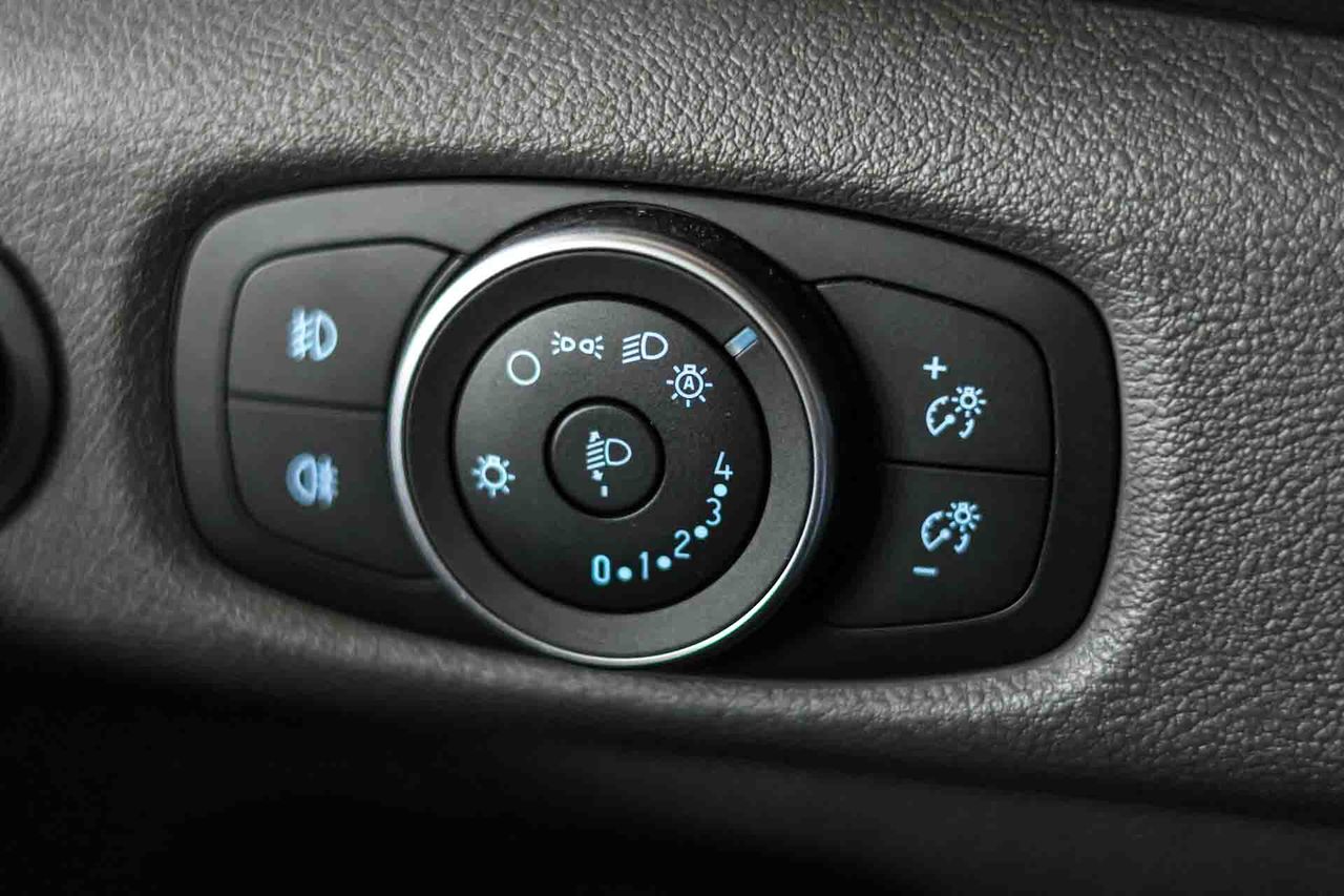 Ford Transit Chasis Cabina 3500 L4 Ecoblue **Plataforma elevadora** - Foto 21