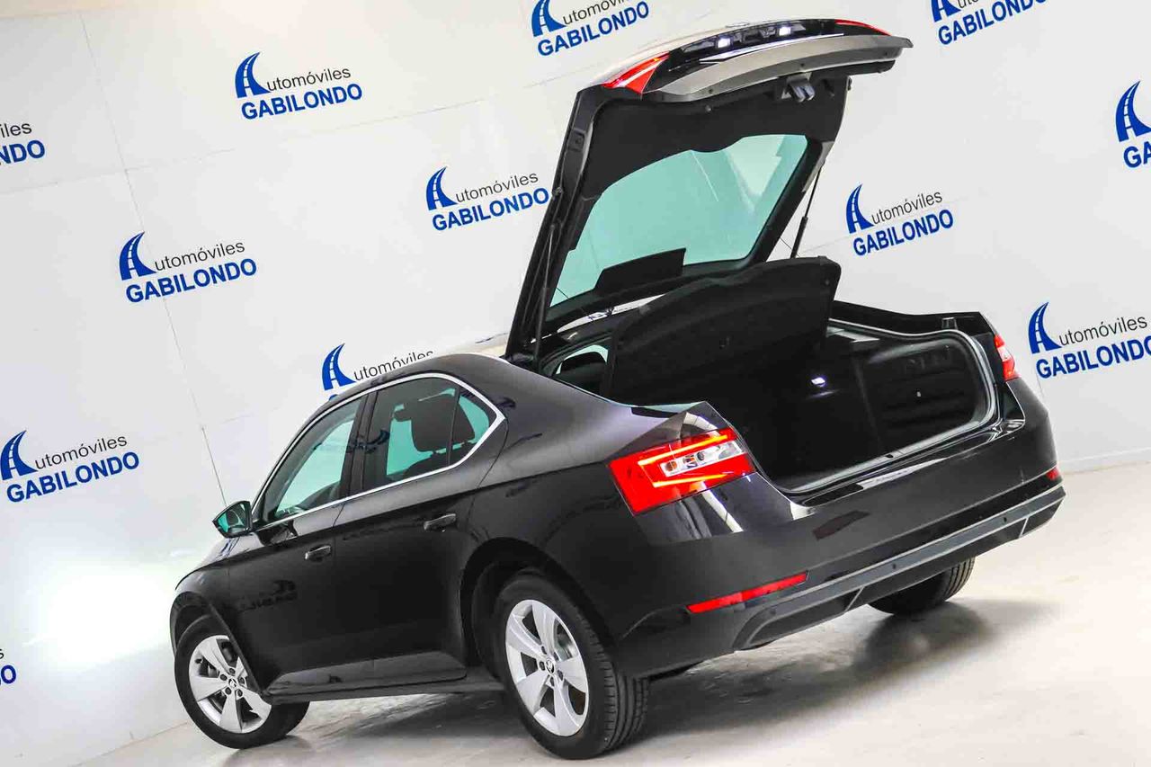 Skoda Superb L&K 1.4 TSI iV P-HEV 160kW DSG - Foto 21