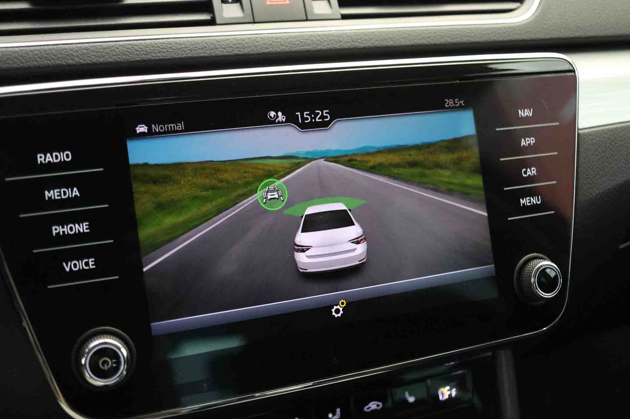 Skoda Superb L&K 1.4 TSI iV P-HEV 160kW DSG - Foto 55