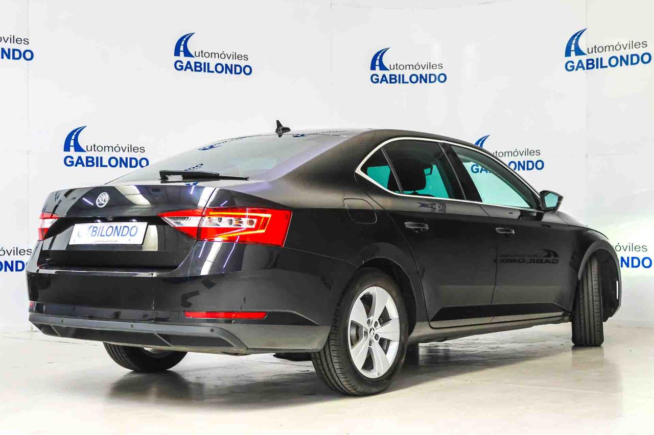 Skoda Superb L&K 1.4 TSI iV P-HEV 160kW DSG - Foto 12
