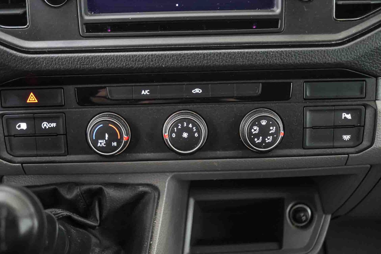 Volkswagen Crafter 2.0TDI L3H3 BMT  - Foto 38