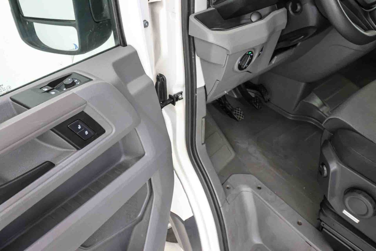 Volkswagen Crafter 2.0TDI L3H3 BMT  - Foto 27