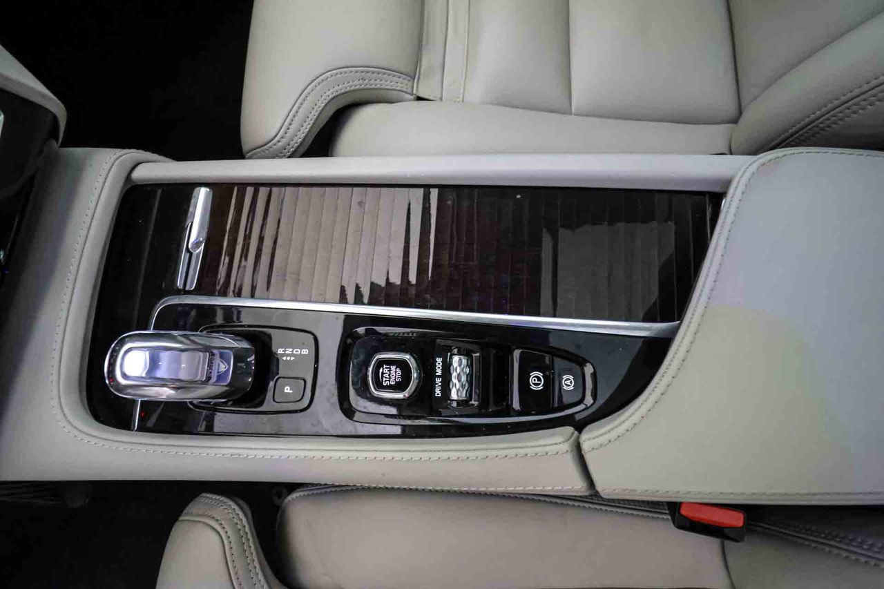 Volvo XC90 2.0 T8 AWD Inscription Auto **Techo panorámico** 7 Plazas - Foto 49